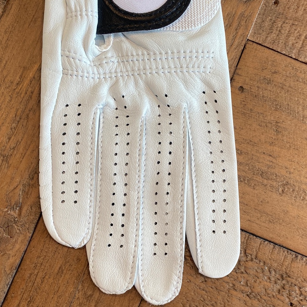 Titleist Women’s Left Handed Player Golf Glove - Picture 3 of 6